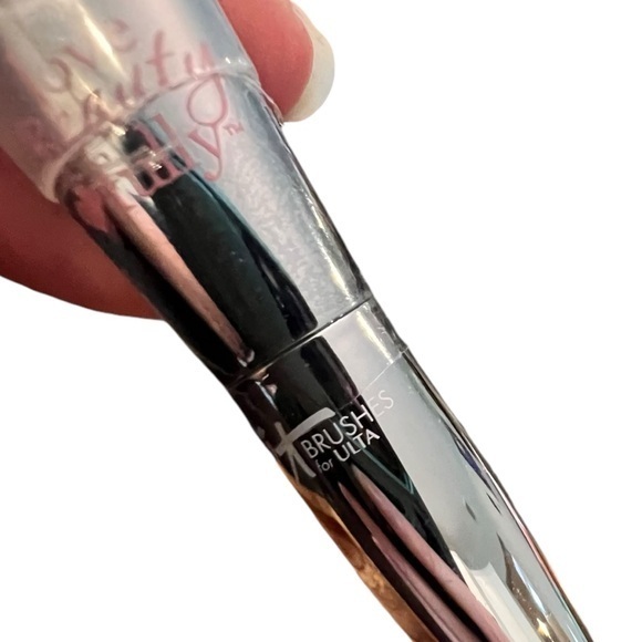 LOVE BEAUTY FULLY FLAWLESS FOUNDATION BRUSH #201 New Sealed‎ IT COSMETICS - Picture 3 of 6